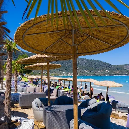 Barocco Wave Aparthotel 3*